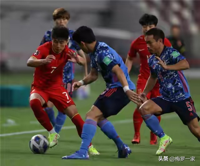 李玮锋英超留洋之争,李玮峰带伤亚洲杯