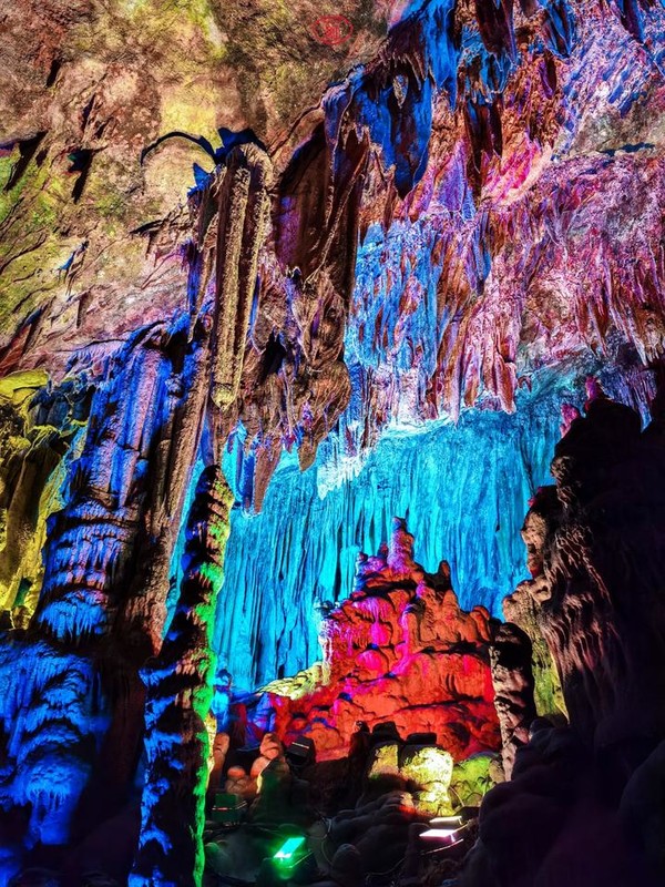 桐庐夜游富春山居景区,桐庐富春江夜游和白天游