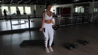 你想拥有曼妙身姿吗,怎么练纤细手臂线条