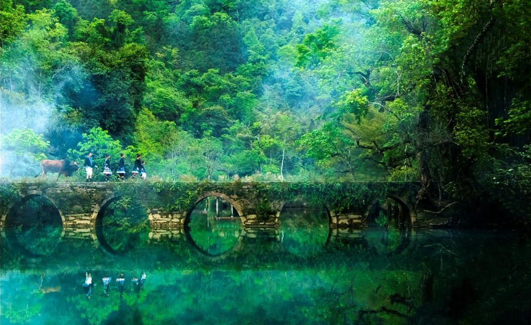 瀑布大小七孔西江千户苗寨,千户苗寨和小七孔和黄果树瀑布