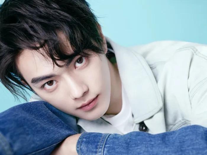 天生“花心脸”，痞帅不油腻，这6位自带坏男生魅力，不耍帅也酷