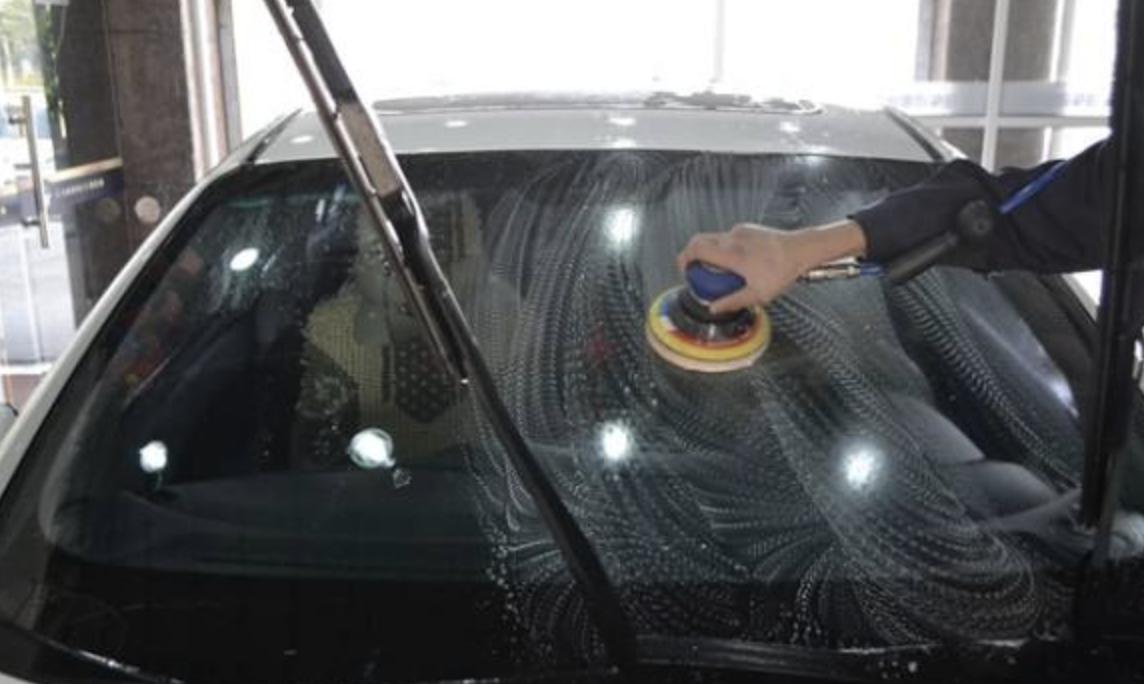 汽车前挡风玻璃油膜怎么处理,汽车玻璃油膜去除剂什么牌子好