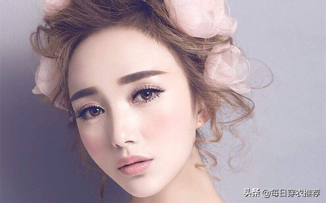 涂bb霜用湿粉扑还是干的,涂bb霜用粉扑还是美妆蛋