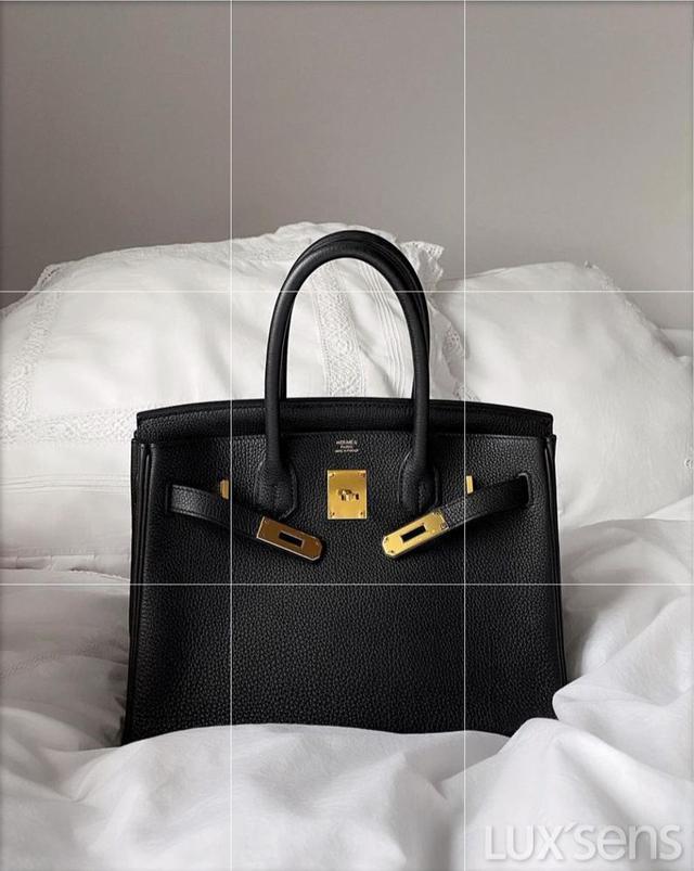 包包饰品拍照如何拍出高级感,出门旅游拍照百搭实用包包