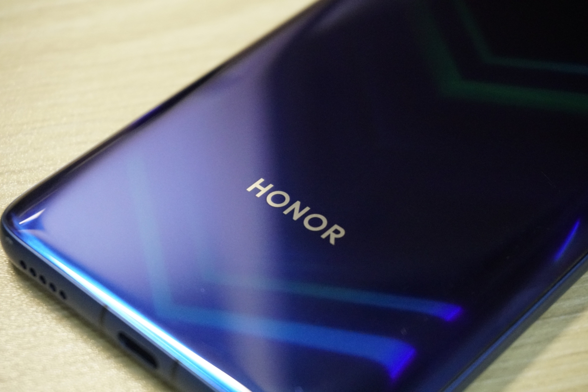 荣耀v20怎么样值不值得购买,荣耀v20怎么样值不值得买