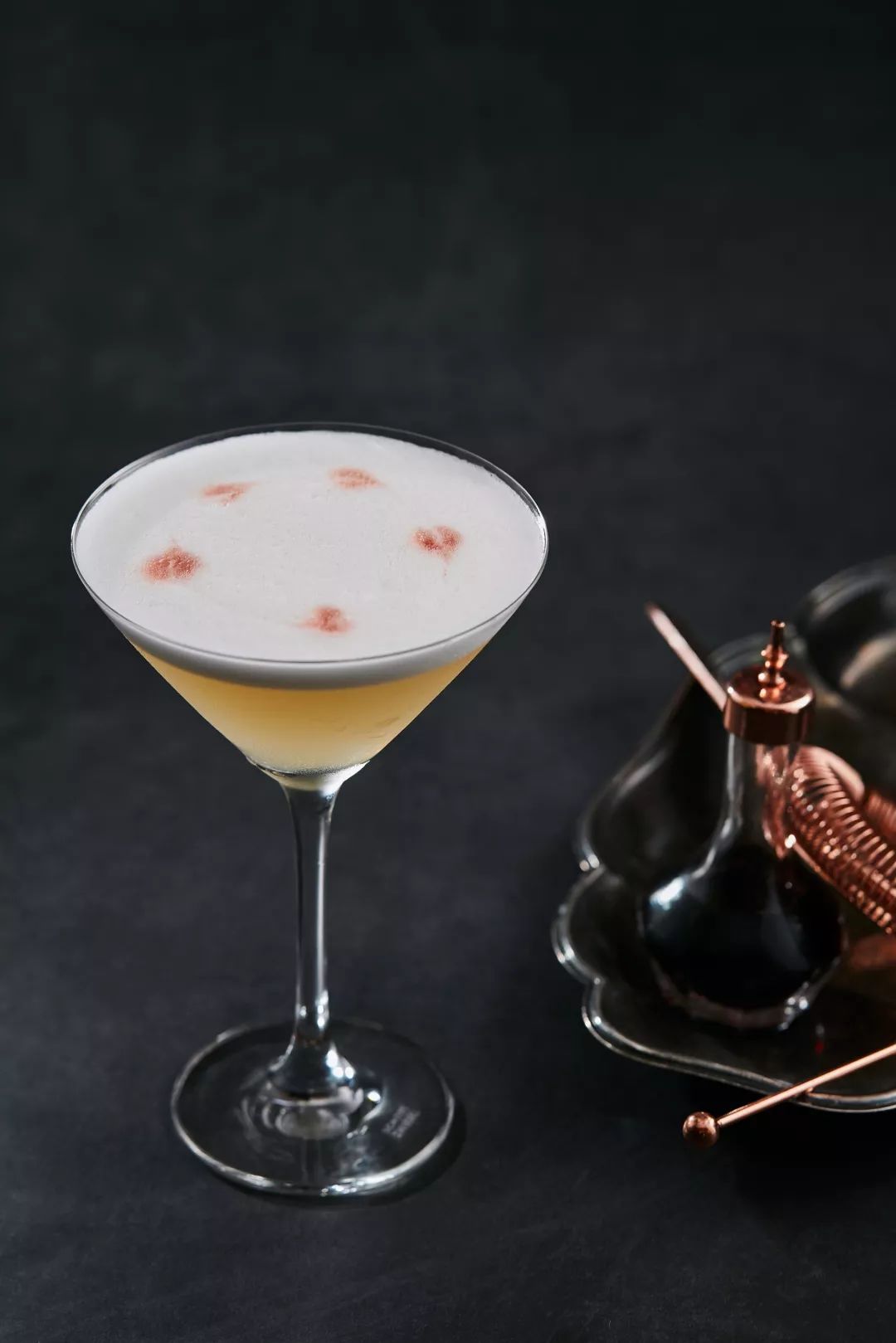 钘忚韩鏄熺骇閰掑簵,钘忚韩閰掗