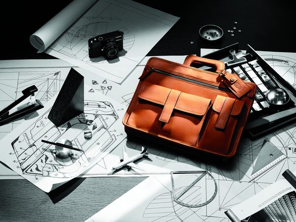 箱包业逆袭者TUMI途明，2020春夏用上的蓝带有恋人气息