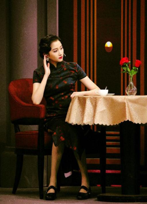 风姿绰约温婉优雅的旗袍美女,端庄大气的旗袍不一样的美