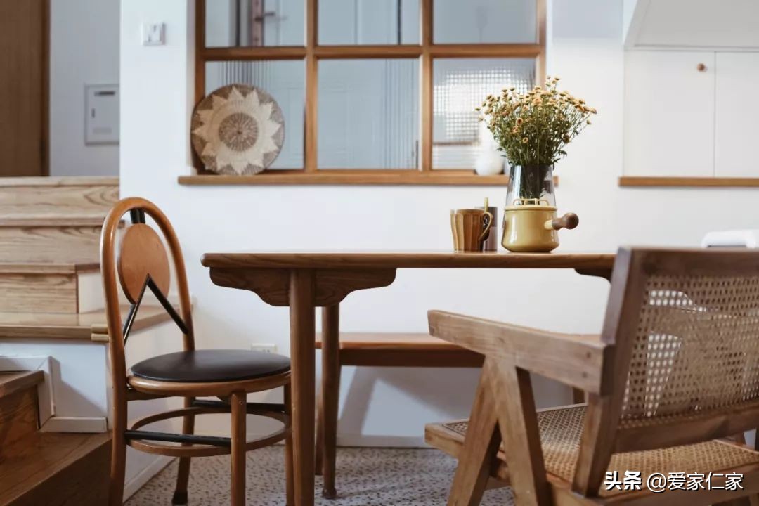 她买下32㎡上海老旧学区房，为女儿打造小桃园，还有超舒适大庭院