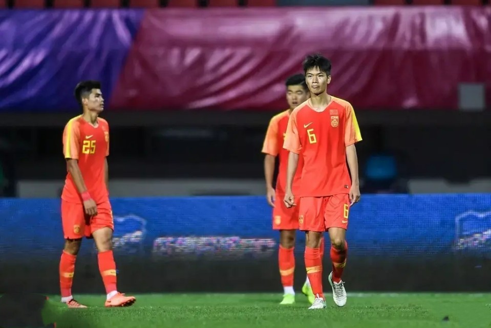 国足泰国u18,u21国足0比0泰国