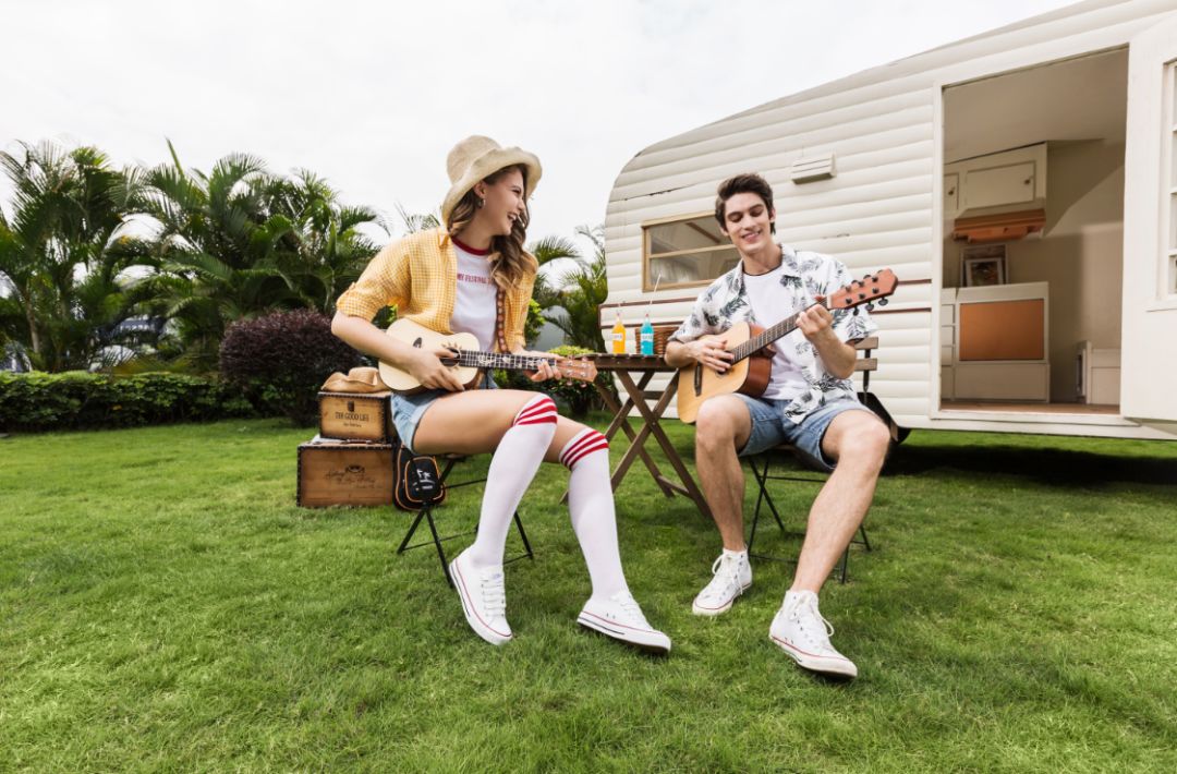 新手入门尤克里里怎么选购,尤克里里买合板琴好还是单板琴好