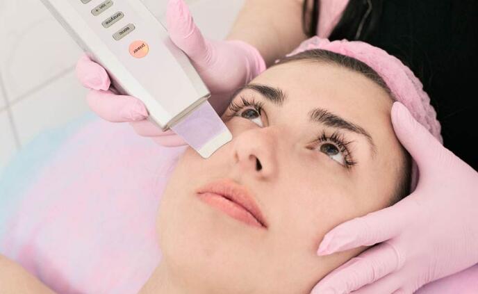 【鼻子最容易挤出这些白色的“条状物”，它到底是什么？】