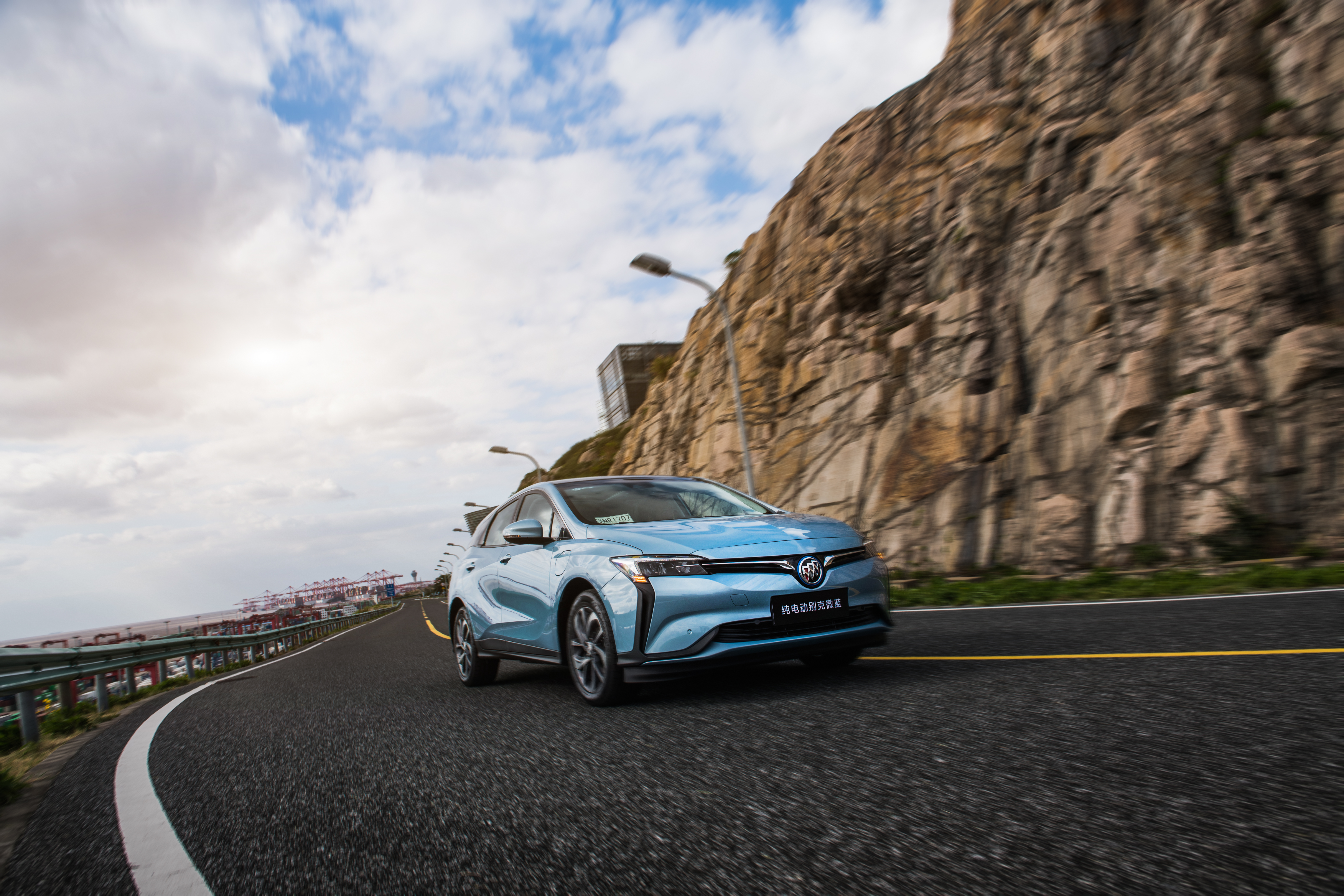 别克velite6微蓝抢先试驾续航提升,微蓝velite6纯电动430km越享版