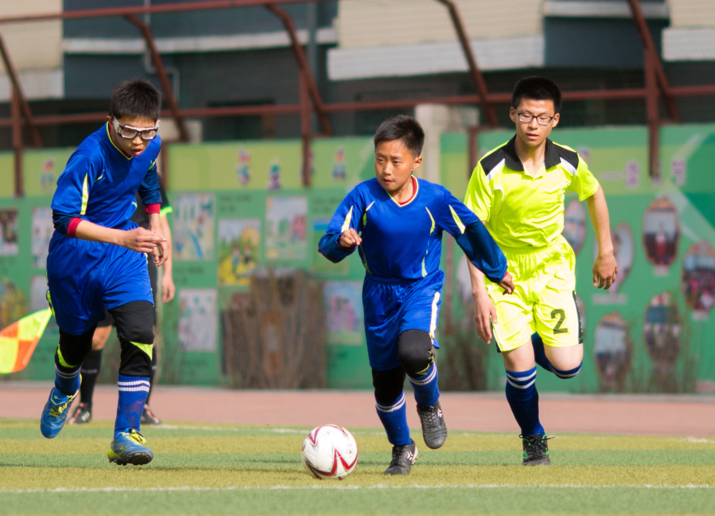 改革开放40年丨玉泉区：实施绿荫计划，校园足球事业长足进步