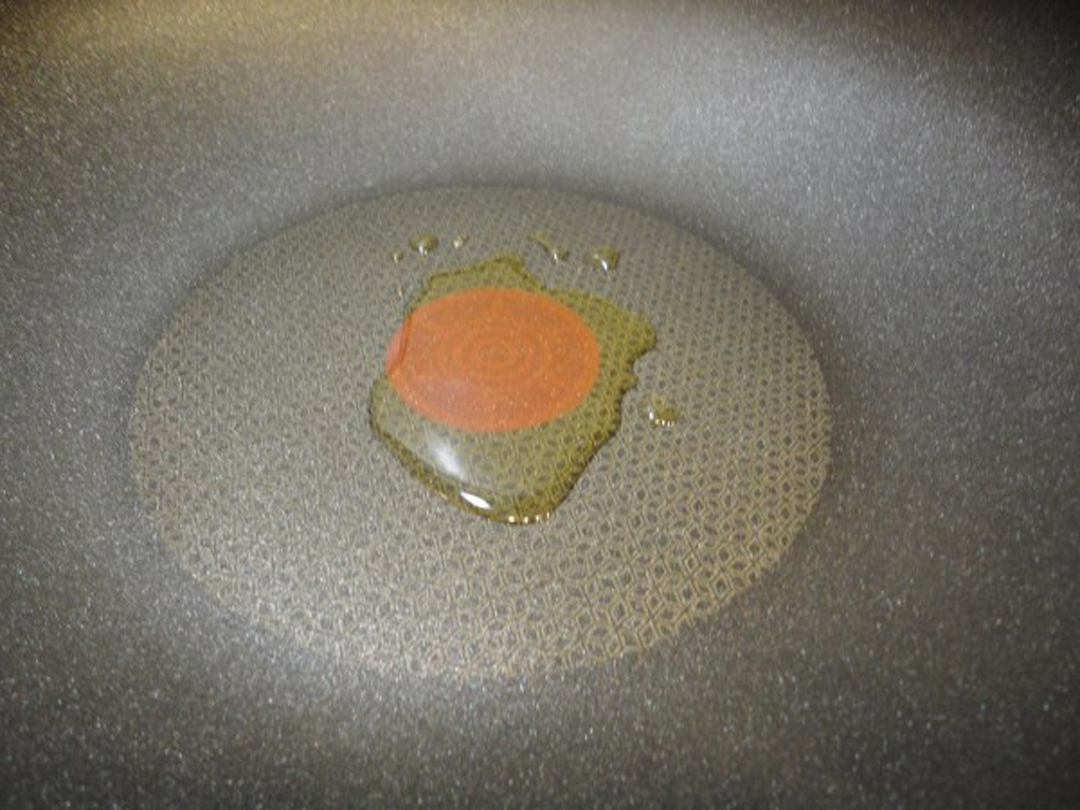 咸蛋煎苦瓜的做法窍门是什么,炒苦瓜味道不大怎么办