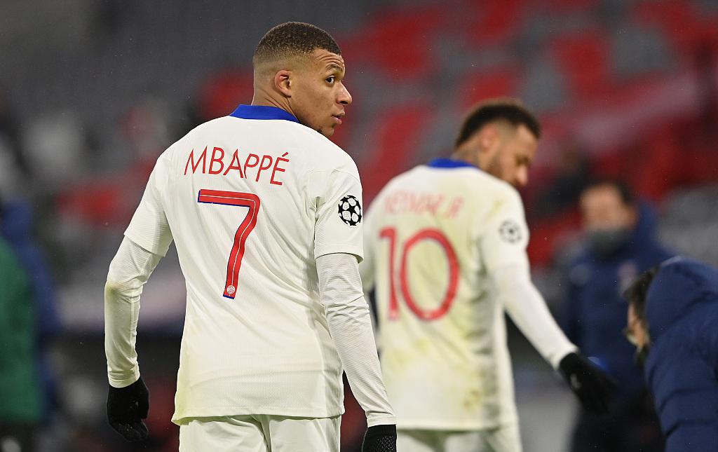 你一口我一口，不奶死曼城不罢手！他来了，他拿着桃木剑走来了