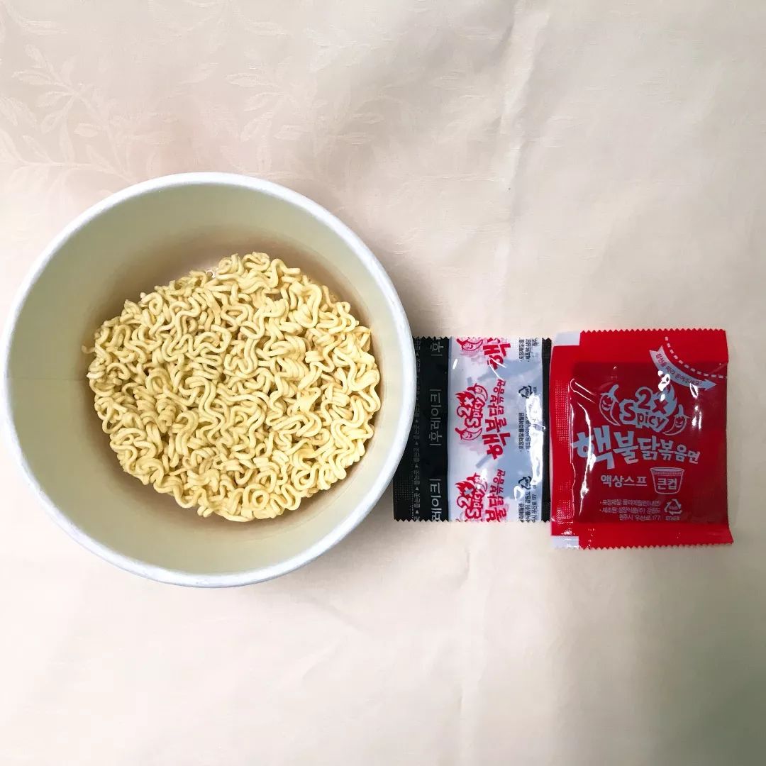 在办公室吃了10桶泡面，我哭了！|办公室泡面测评