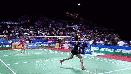 后场高远球推不到位,后场高远球老是推不到位