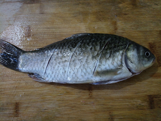 蒸鱼怎么蒸去腥又好吃,蒸鱼的正确方法不用油