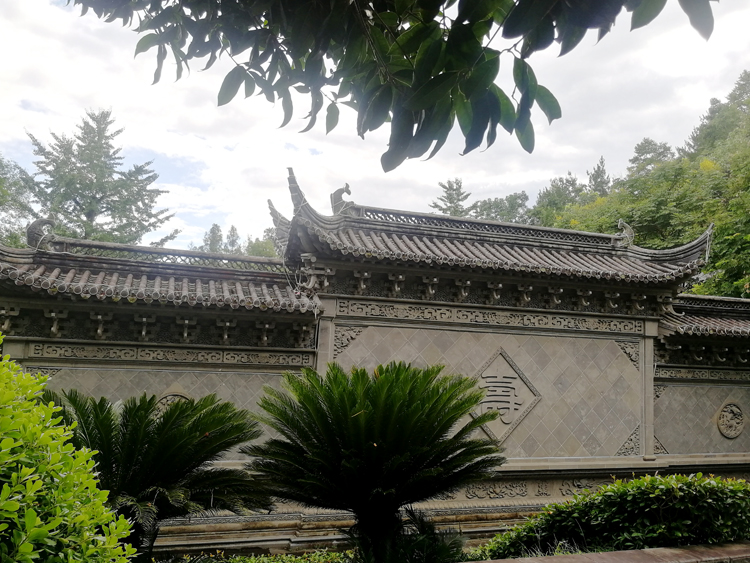 试解孙策东冶屠城事件之谜