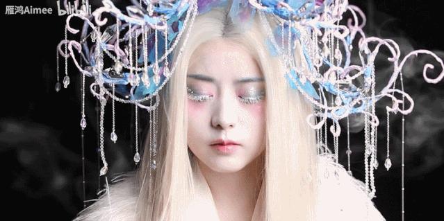 护士小姐用5毛钱的易拉罐，随手一剪猛翻千万倍，网友：手艺牛逼