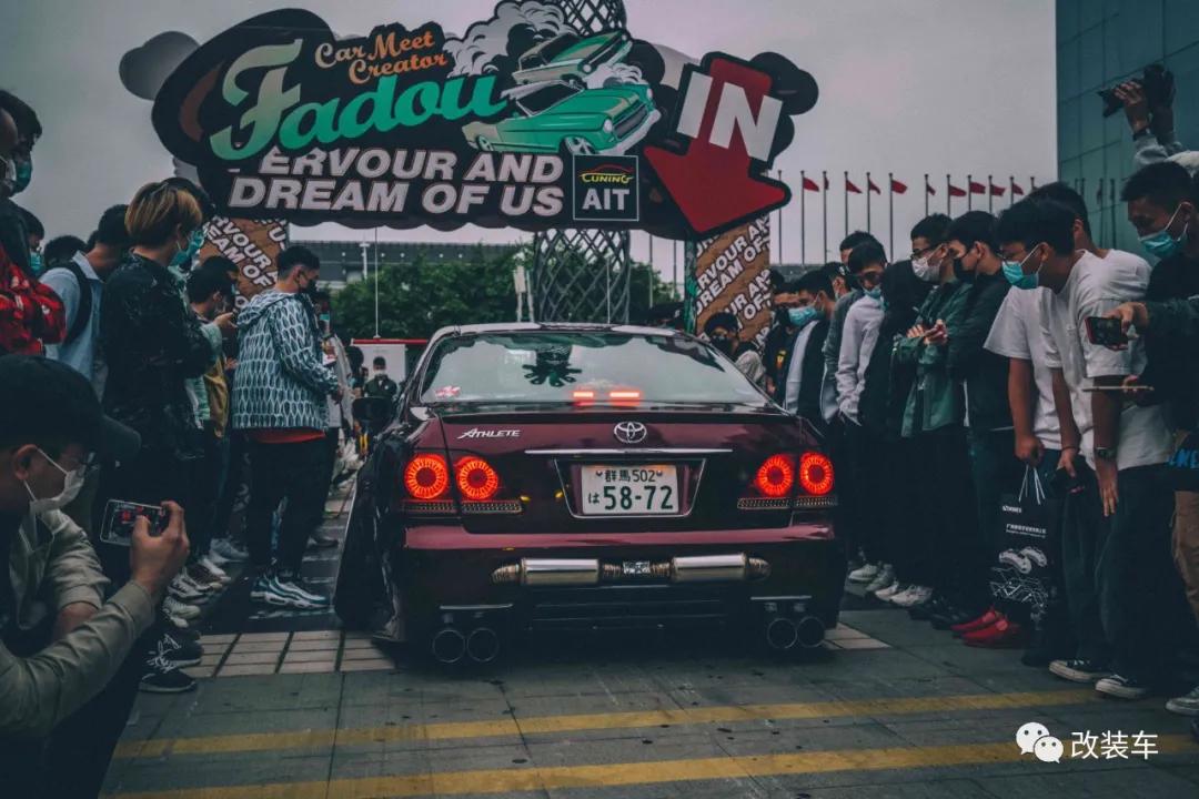 清一色皇冠,清一色豪车