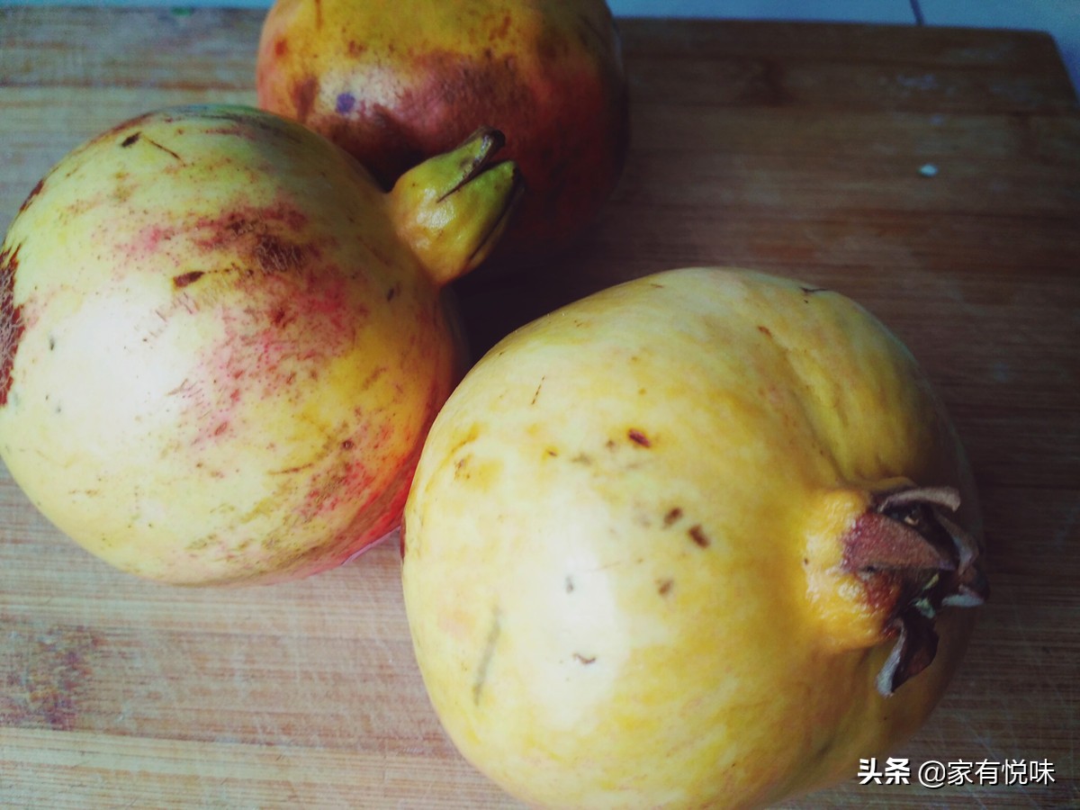 推荐四种方法轻松剥石榴,怎么快速的剥石榴小窍门
