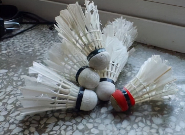 如何选择合适的羽毛球用球,如何选择正确的羽毛球