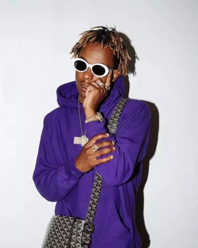 用“沉默”代言的rapper时尚爱物，“人间种草机”王菲超爱背的包