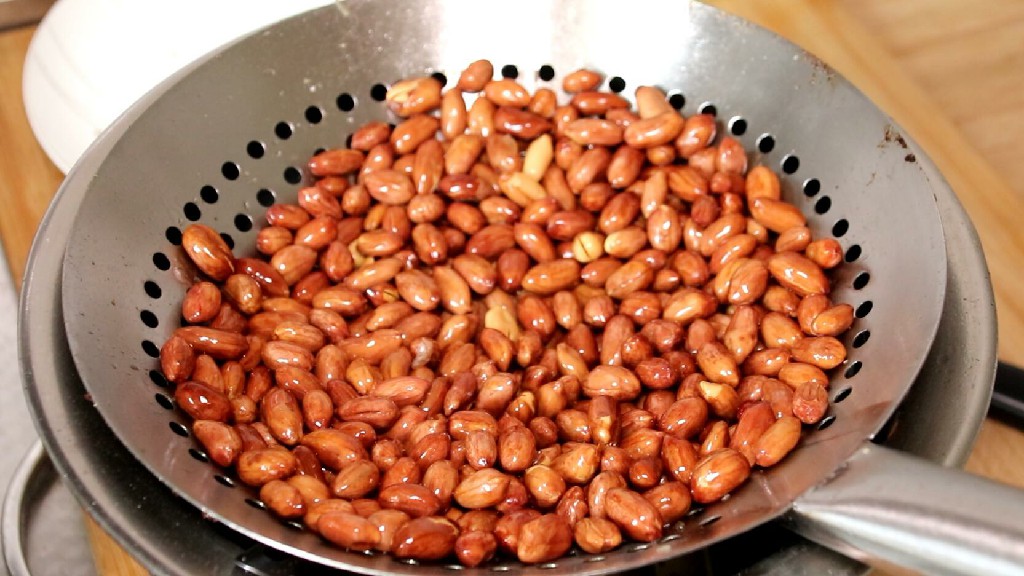 油炸花生米，万万不要直接炸了，多加这一步，不糊，放几天不返潮