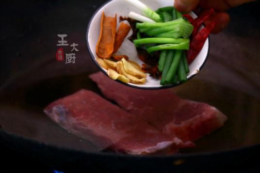 怎么样卤牛肉好吃又有颜色,卤牛肉怎么才能做出卤肉店的味道