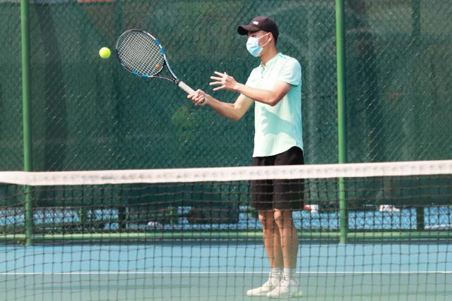 深圳宝安体育馆打球,深圳市内山顶运动球馆