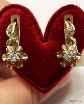 苏联金首饰,苏联特有珍贵的宝石珠宝