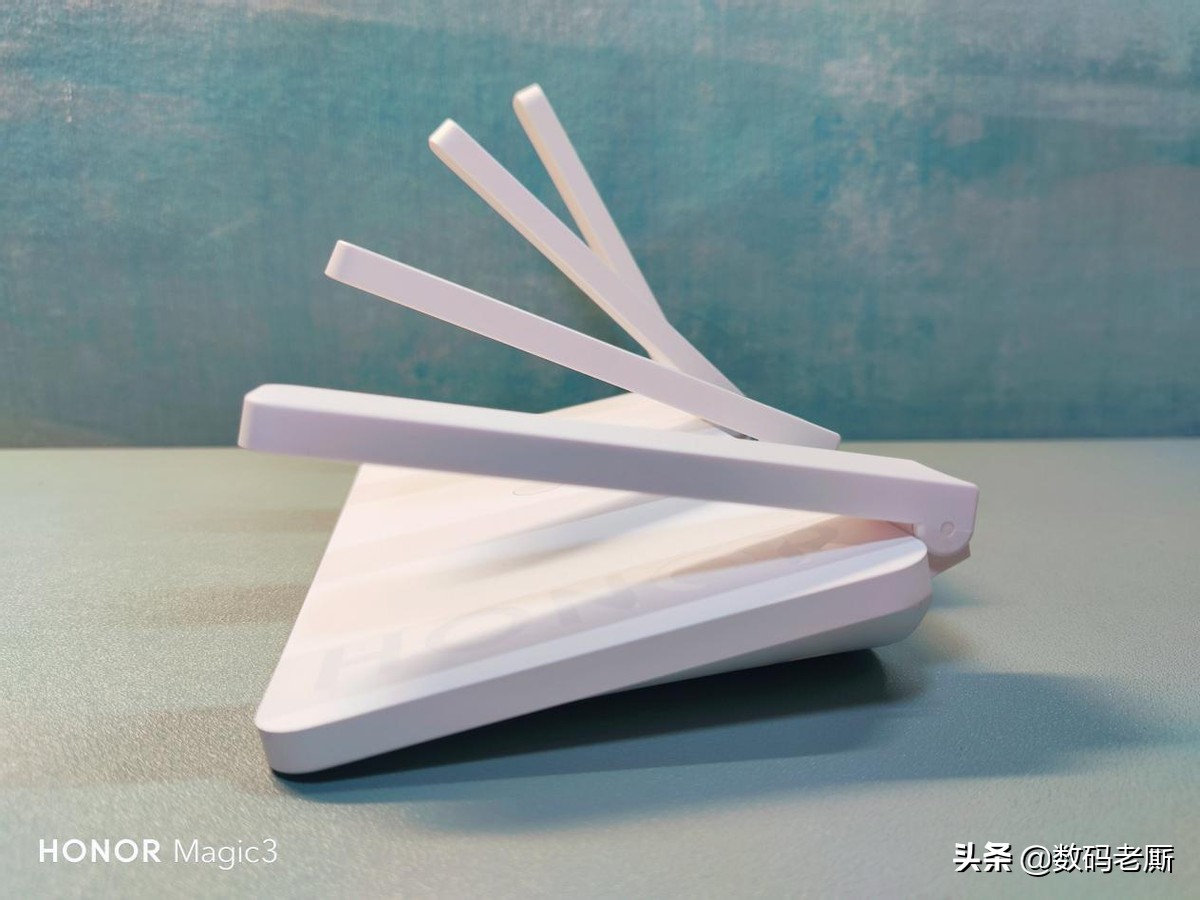 百兆带宽WiFi6路由无用?换上荣耀路由3SE后,后悔换的太晚了