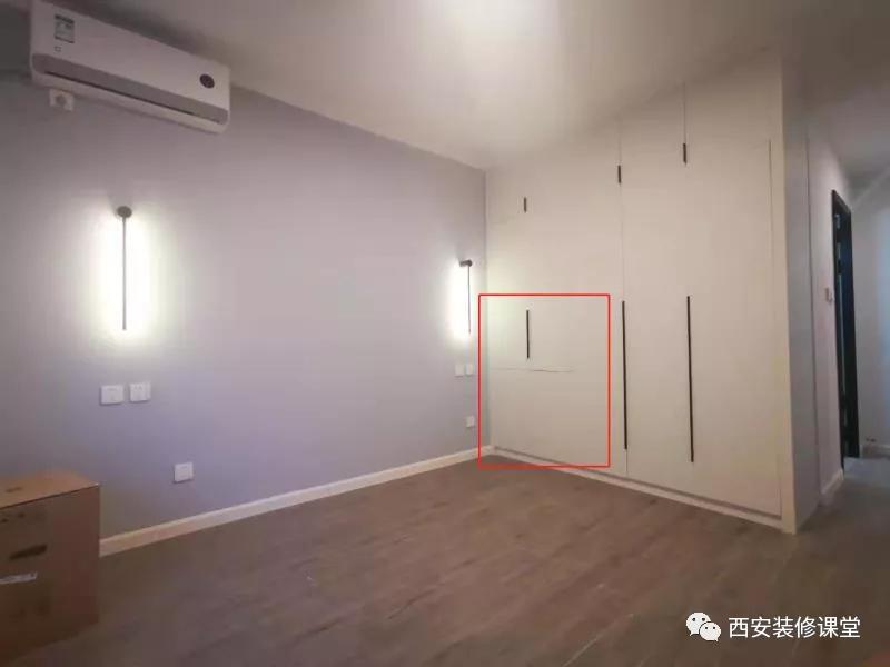 床头柜挡衣柜门？这些办法解决