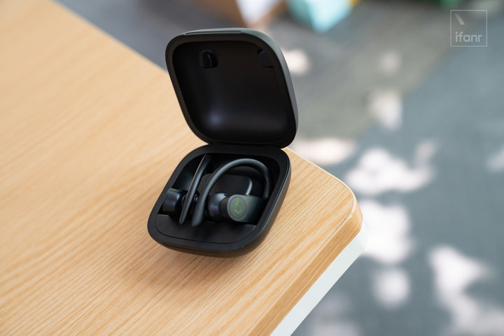 PowerbeatsPro评测：入耳版AirPods，唱、跳、Rap、篮球样样行