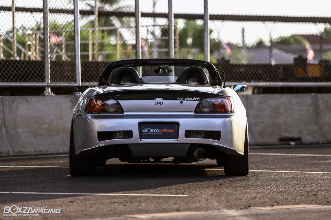 带你走进本田s2000,本田跑车s2000第一视角