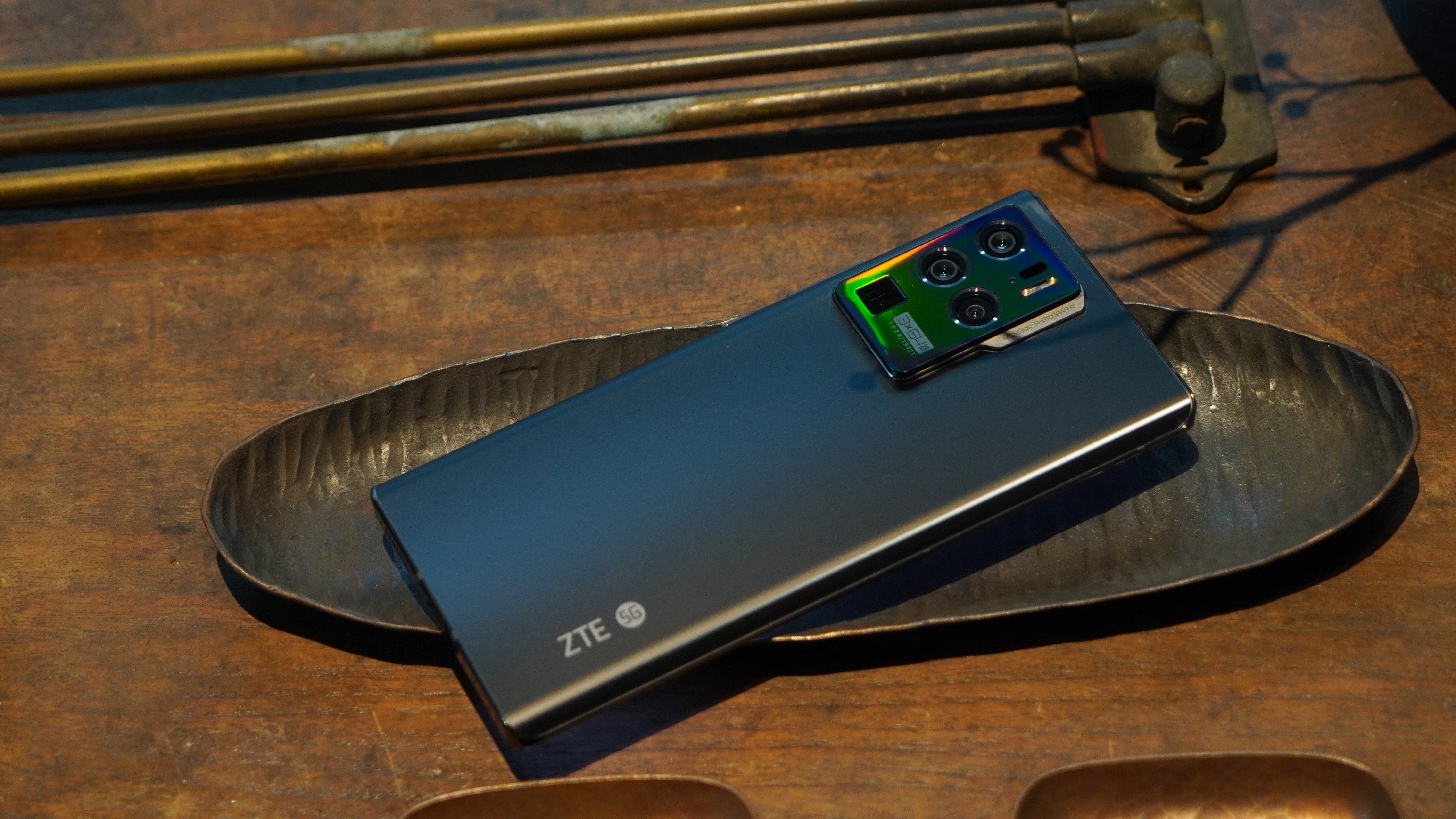 中兴axon30ultra和努比亚z30pro,中兴axon30ultra对比魅族18pro