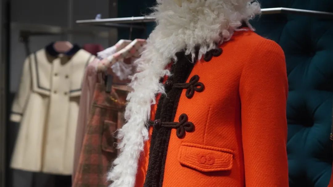 gucci线上跟实体店价格,gucci饼干白色