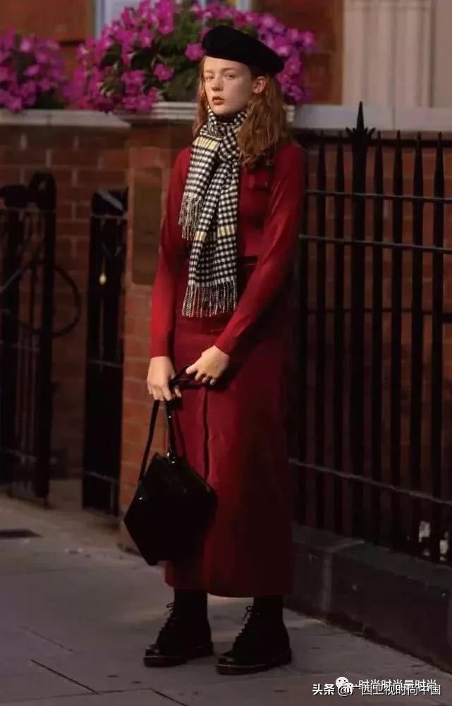 是时候让围巾来“盘活”你的整个衣柜了