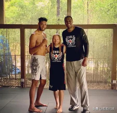 nba邓肯年轻时候照片,邓肯进入马刺前马刺战绩如何