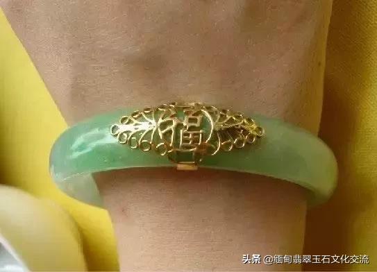 怎么辨别翡翠手镯好坏图解,翡翠手镯好坏最简单方法