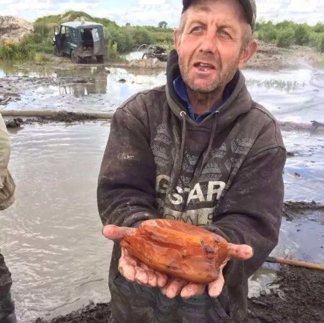 价值过亿的翡翠原石重达14.5吨,中国最大的翡翠原石几百吨