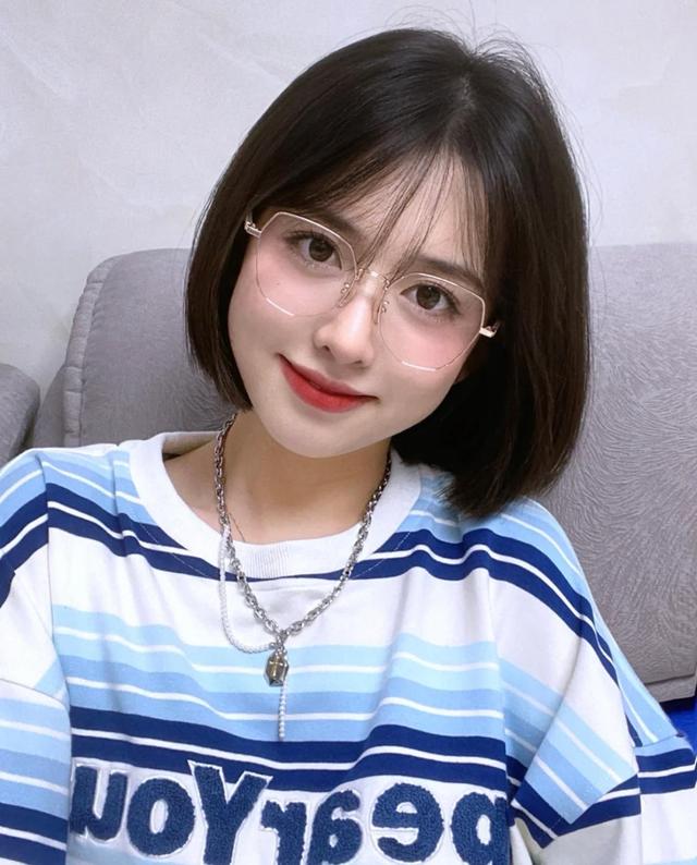 适合圆脸女生的日系短发发型流行,日系二次元短发烫发圆脸