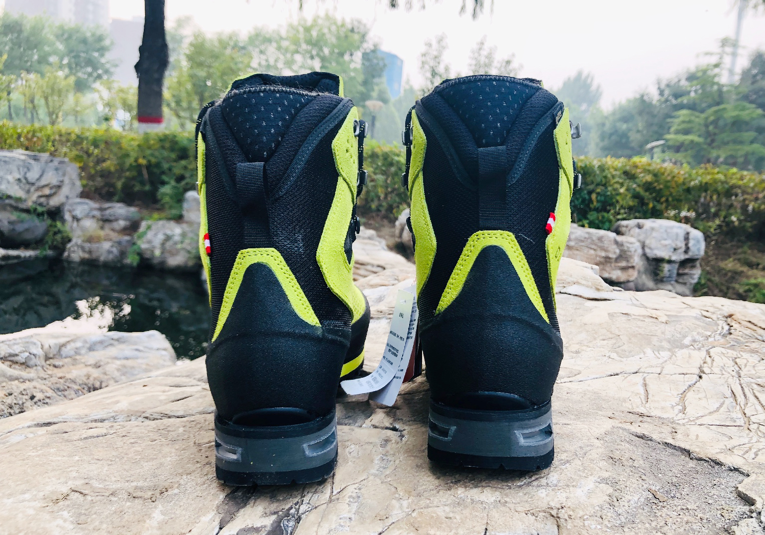 高帮登山鞋的缺点,lowa高帮登山鞋测评