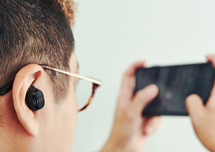 扛在肩上的耳机!现代耳机的那些老前辈