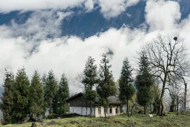 红了！黑竹沟迎颜值巅峰快去穿越五彩童话世界