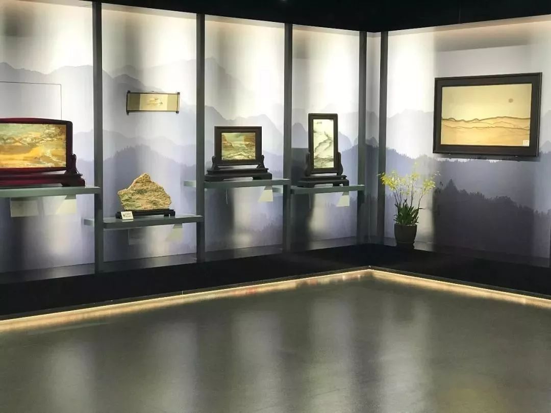 深圳红立方奇石展馆——城市中的一片自然