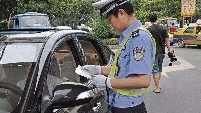 行驶证盖满章了怎么换证,行驶证副页盖满了可以异地换证吗