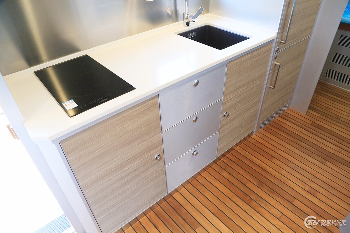 诺马迪森房车100万以内,1300万诺马迪森越野房车旅游